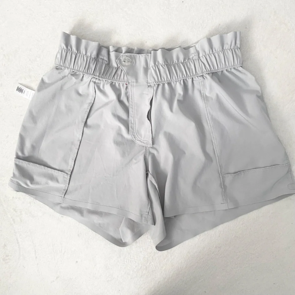 Athleta Skyline Paper Bag Belted Shorts Womens 6 Gray‎